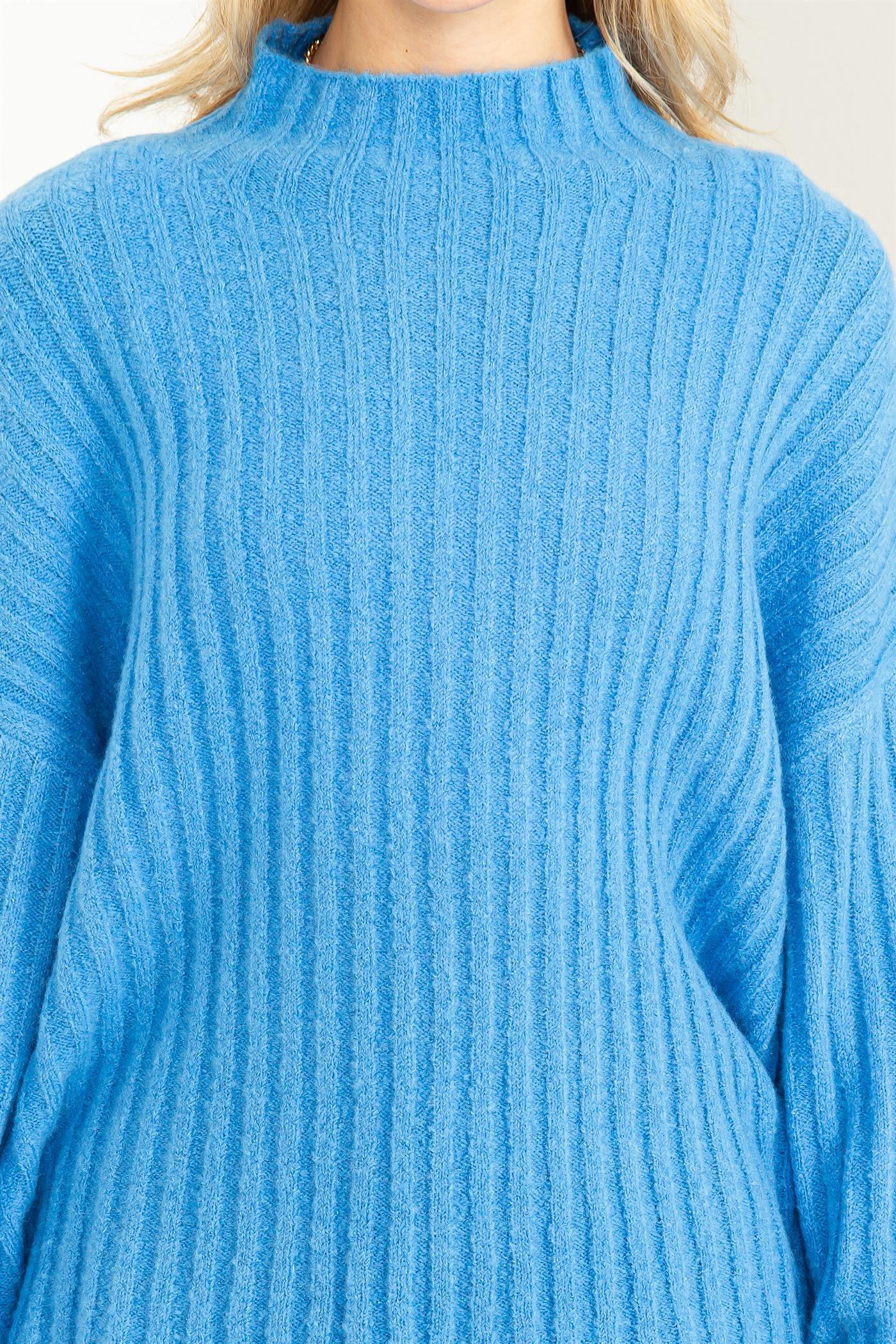 RIBBED KNIT SWEATER IN BLUE