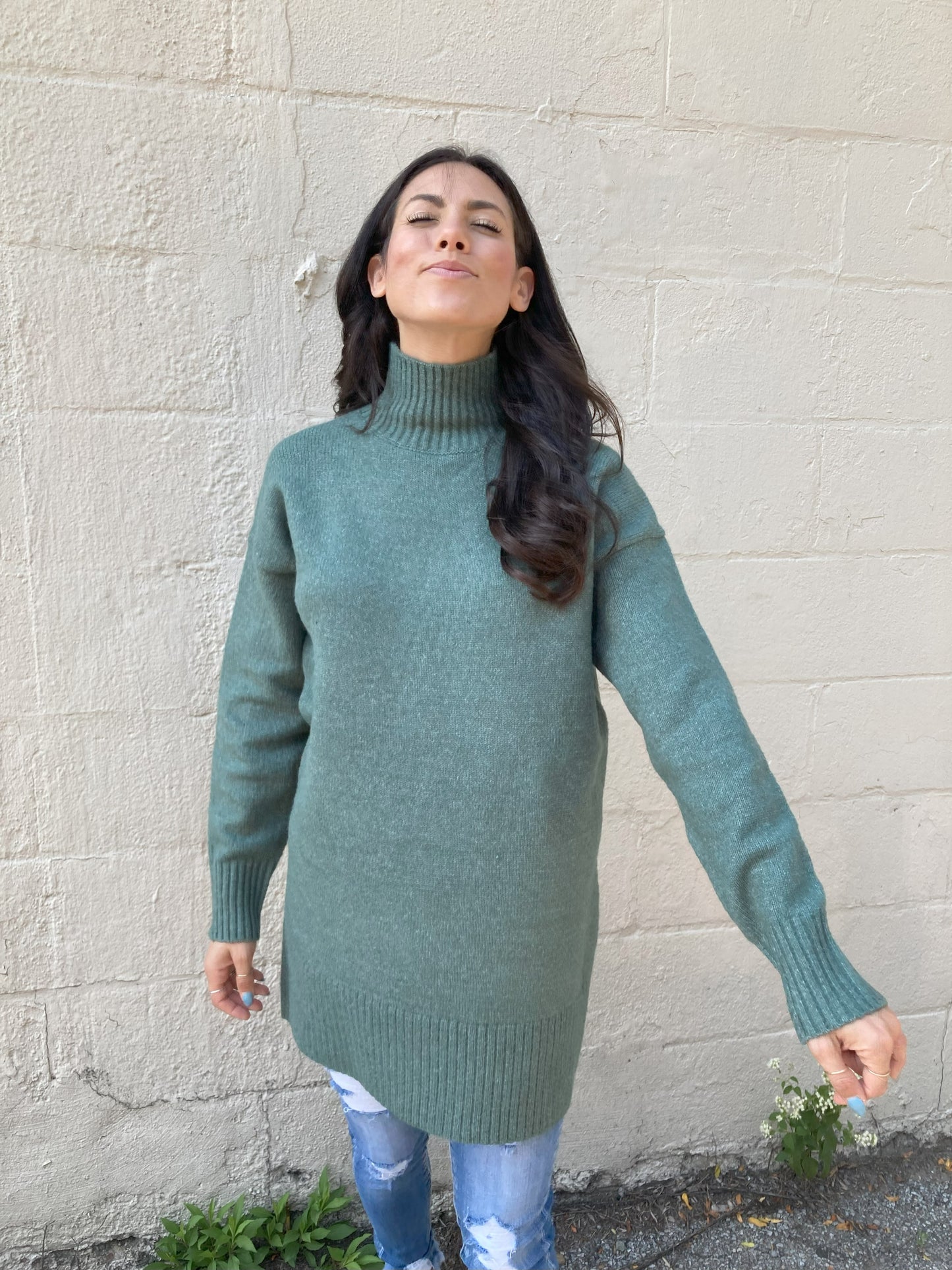 CHASING STARS SWEATER in GREEN