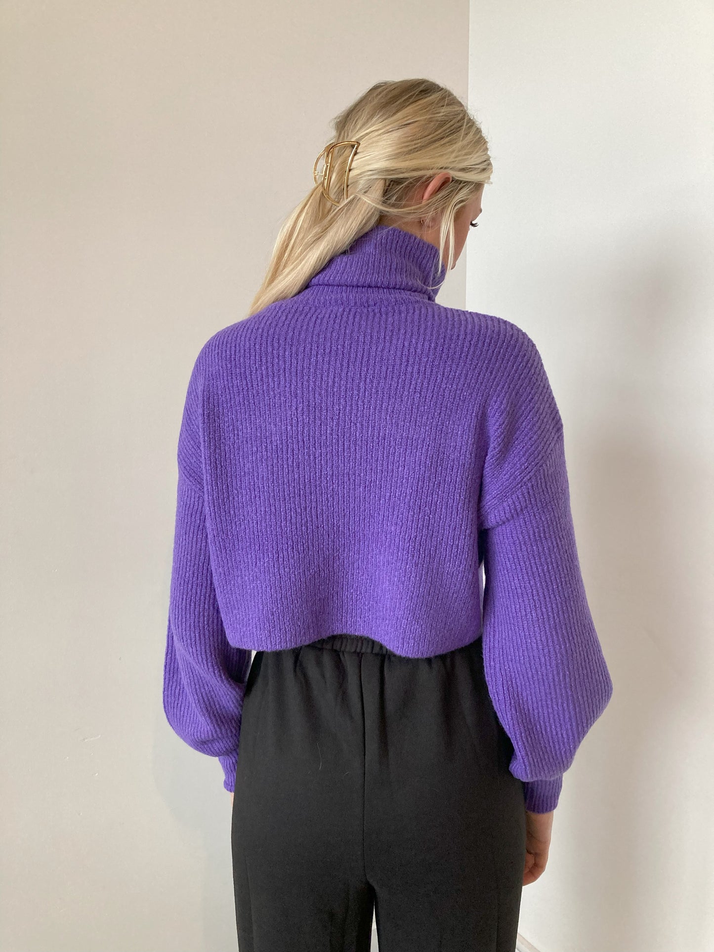 ROYAL STATEMENT SHORT SWEATER
