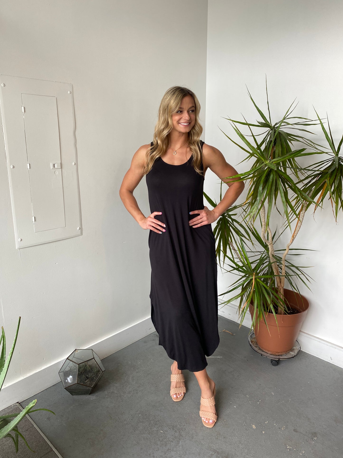 OLIVIA BREEZE DRESS in BLACK